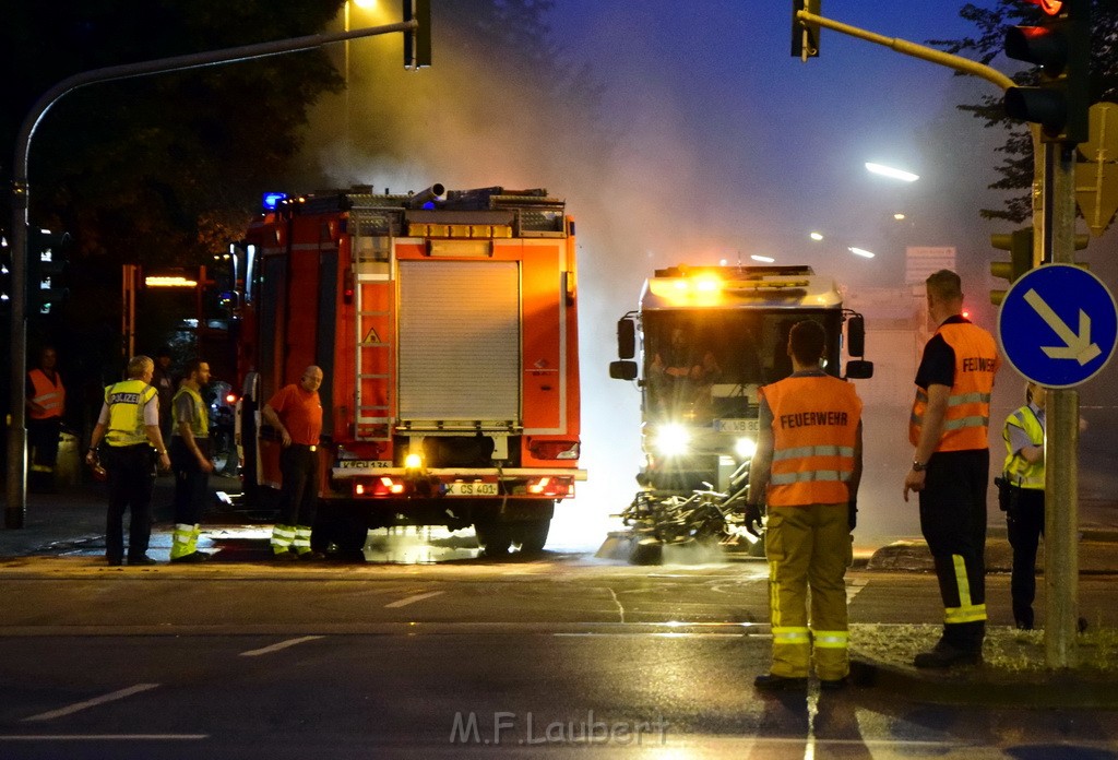 TLF 4 umgestuerzt Koeln Bocklemuend Ollenhauer Ring Militaerringstr P229.JPG - Miklos Laubert